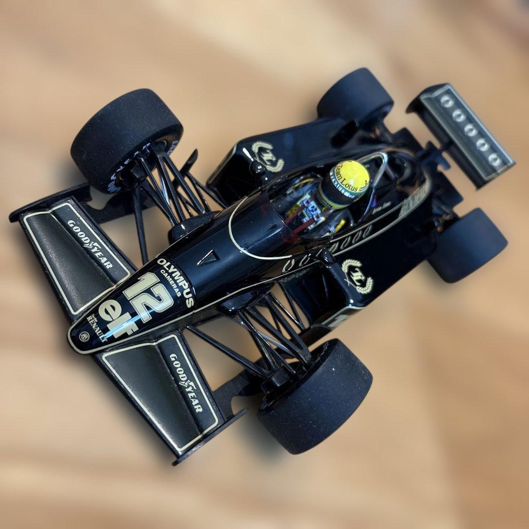 ミニチャンプスロータス97T アイルトンセナ　ルノー1/18 箱無し