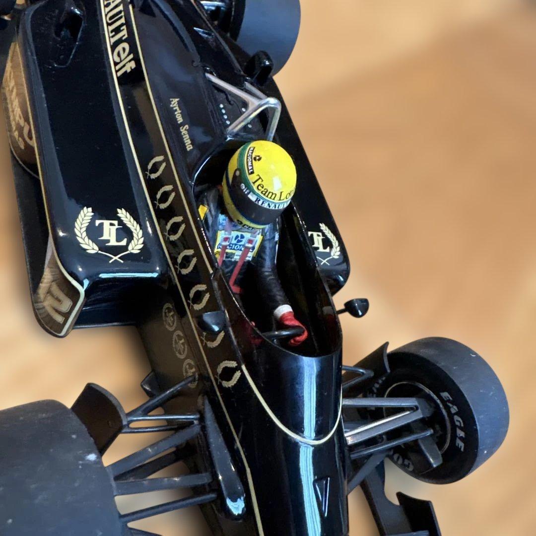 ミニチャンプスロータス97T アイルトンセナ　ルノー1/18 箱無し