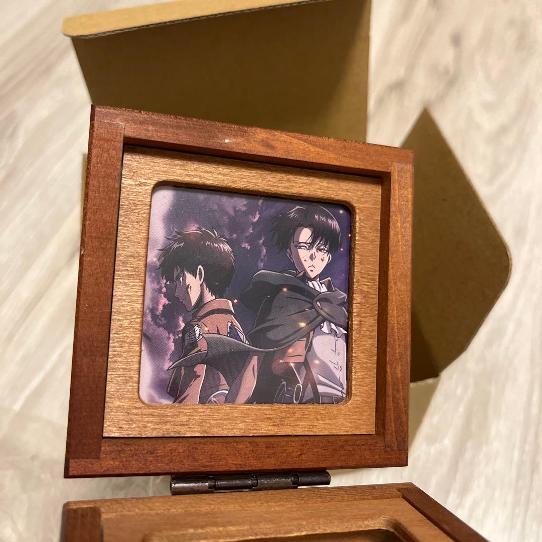 進撃の巨人 木製オルゴール　紅蓮の弓矢