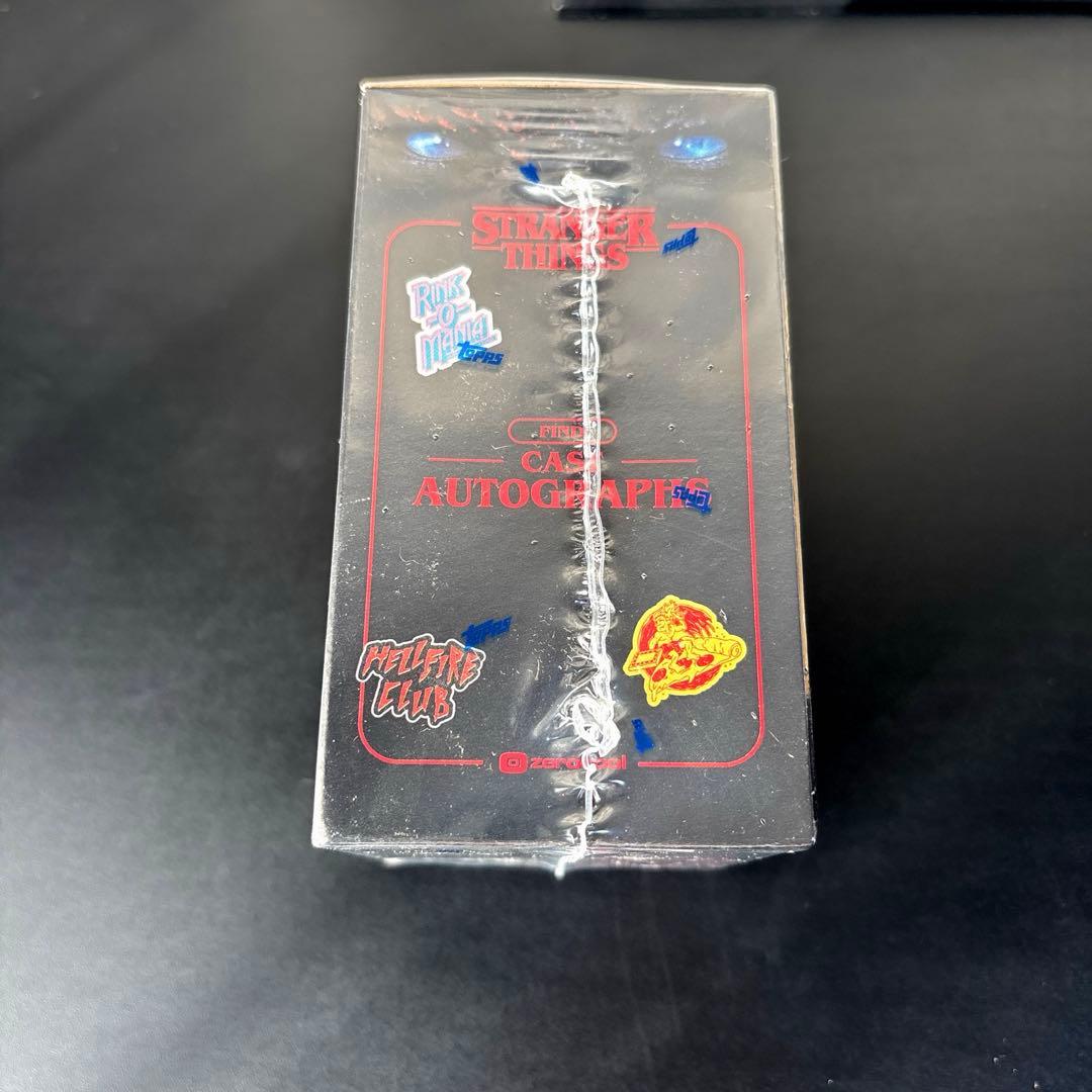 ストレンジャーシングス カード topps 新品未開封