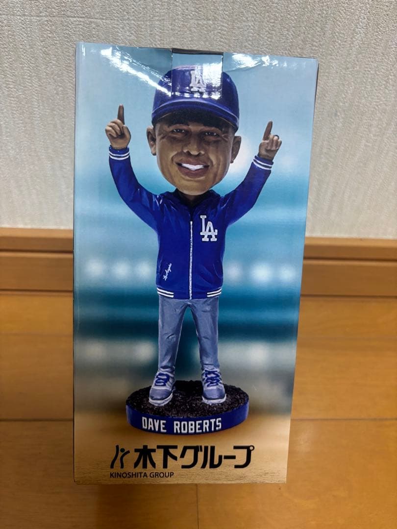 デイブ・ロバーツ ボブルヘッド フィギュア　ドジャース　アメリカ　LA