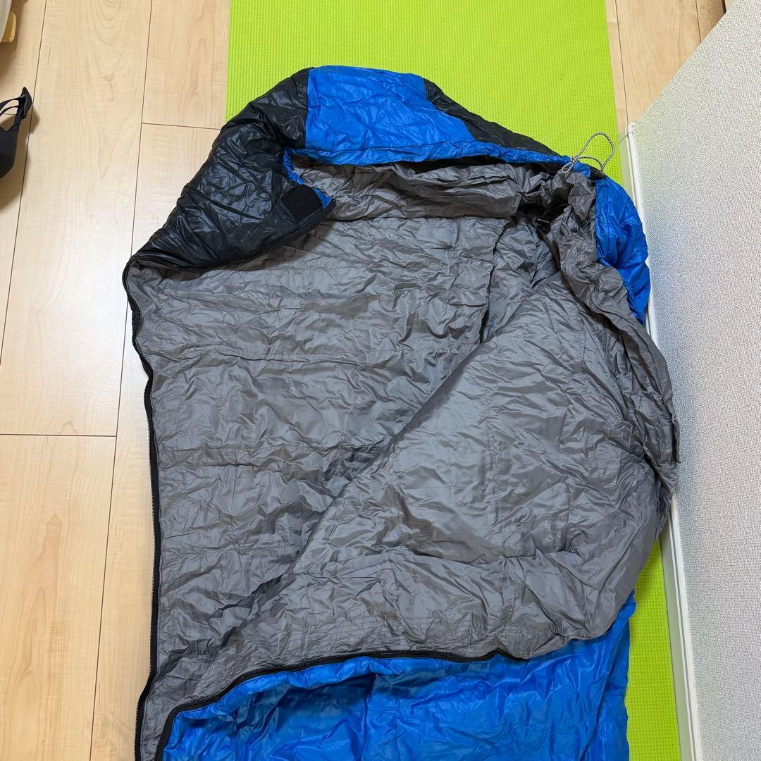 美品 ISUKA イスカ シュラフ 寝袋＋ウルトラライトコンプレッションバッグ