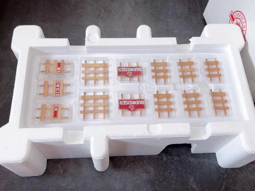 ダンバリーミント Budweiser Delivery Truck 1/24