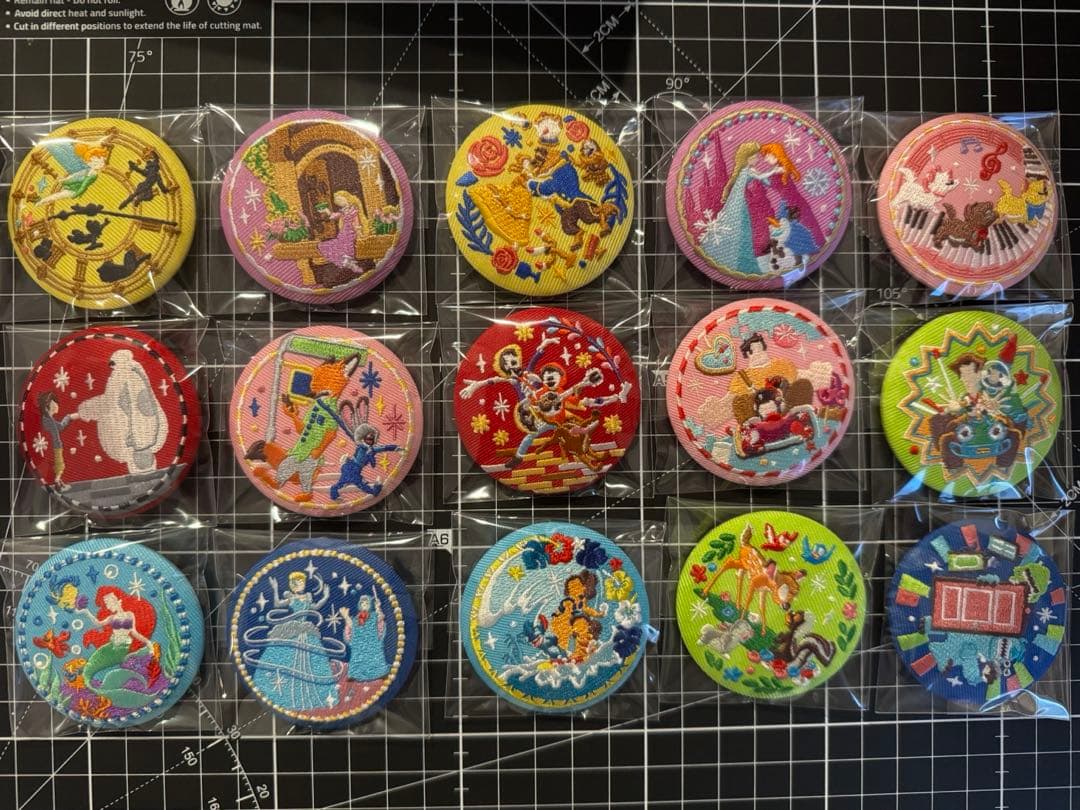 ディズニー 刺繍缶バッジ コンプリートセット