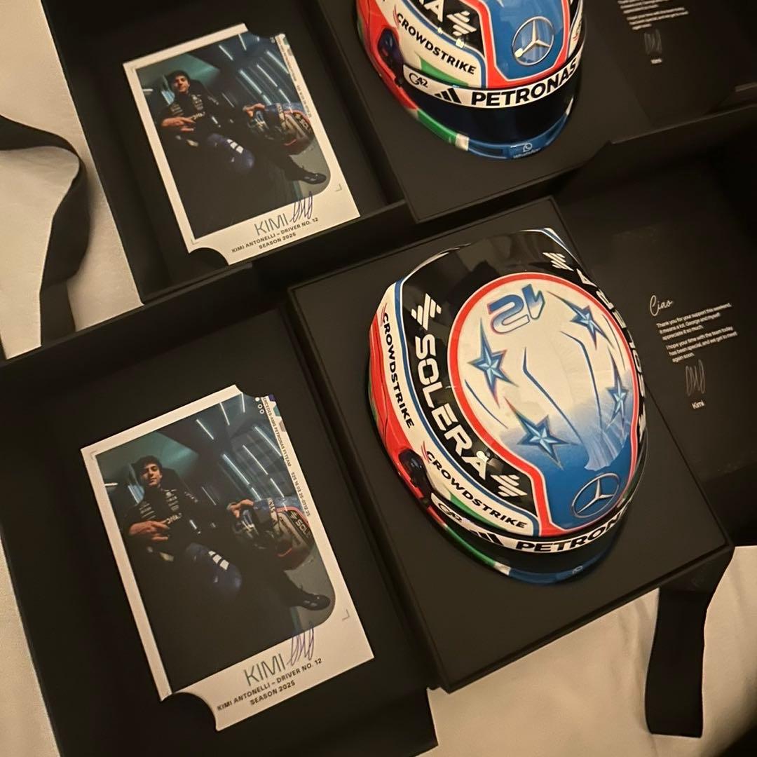 F1メルセデス 2025年チームカード キミ・アントネリ ミニヘルメット