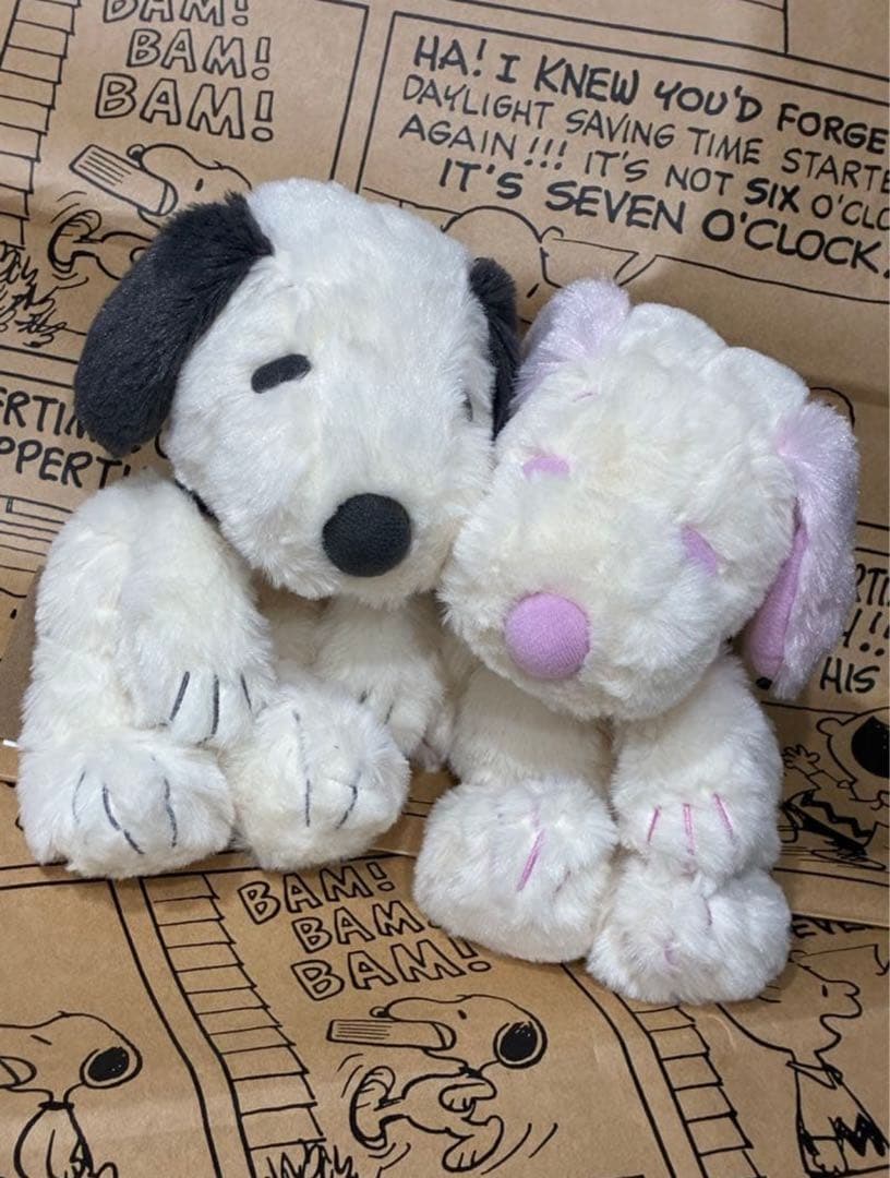 スヌーピーミュージアム限定　スヌーピー　ゆるくたぬいぐるみ　グレー　ピンク