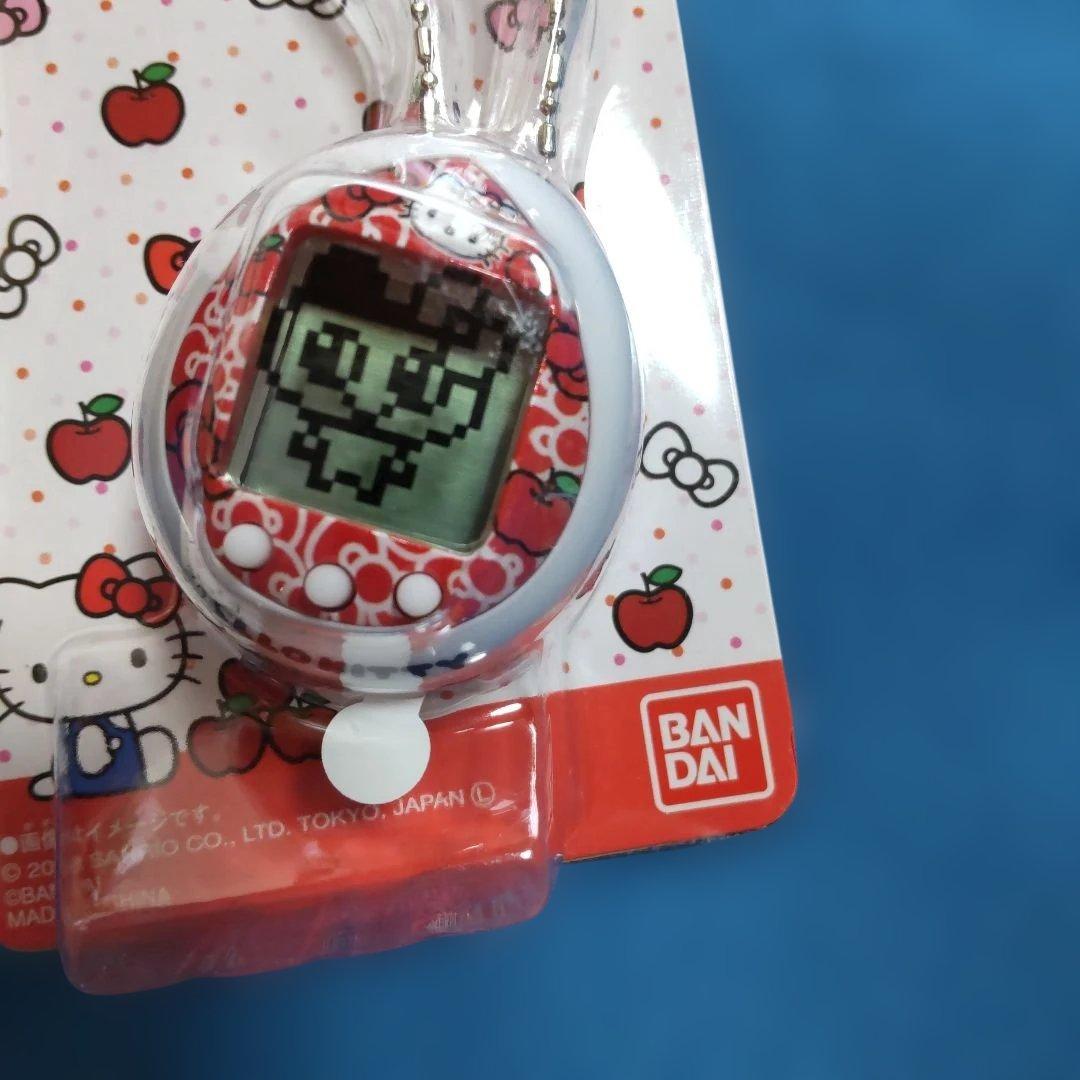 ハローキティたまごっち　50周年コラボ　BANDAI　レッド&スカイブルーセット