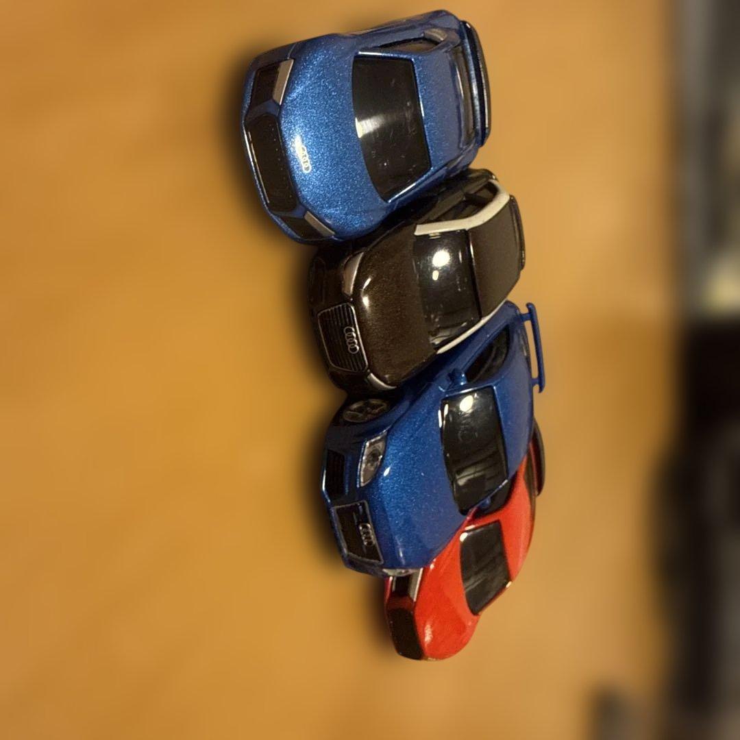 ミニカー 4台セット 青 黒 赤