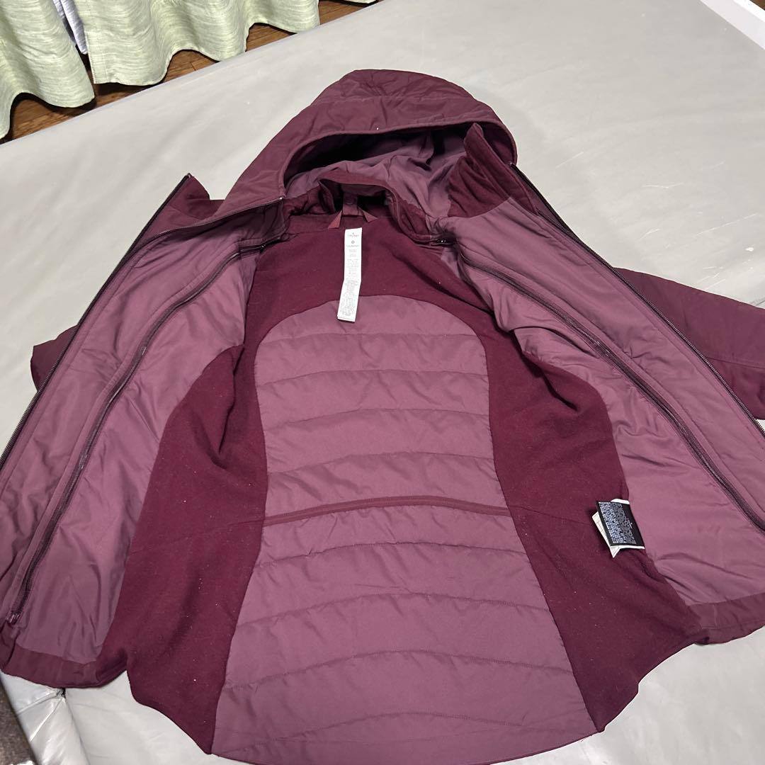 Lululemon バーガンディ フード付きジャケット