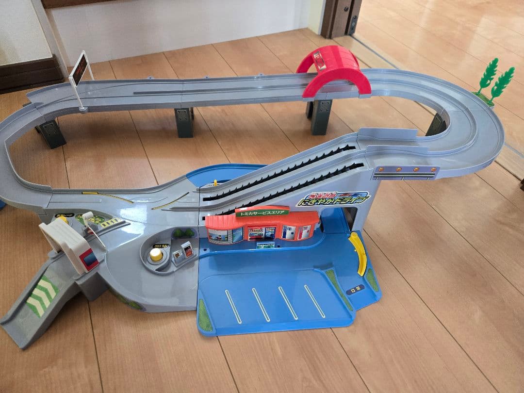 トミカコースまとめ売高速道路にぎやかドライブ 峠山道ドライブ 駐車場