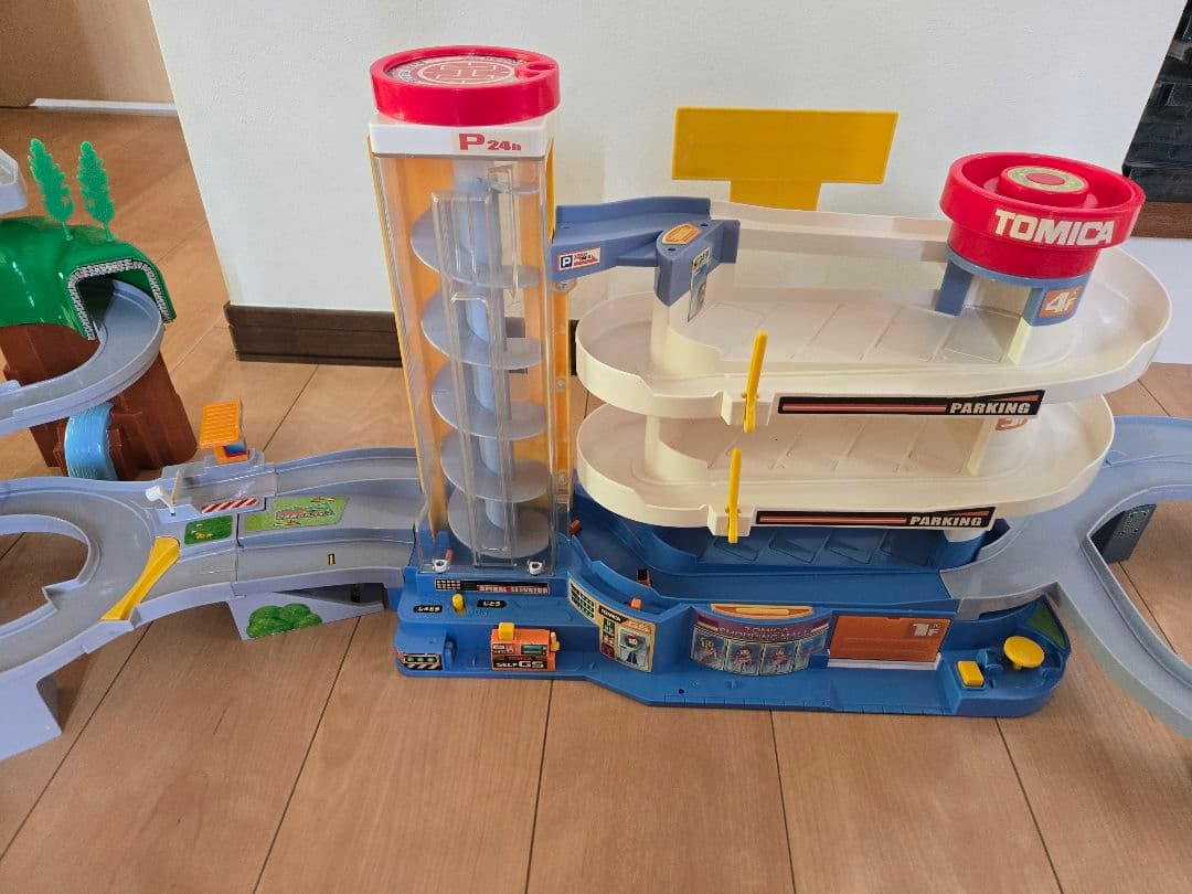 トミカコースまとめ売高速道路にぎやかドライブ 峠山道ドライブ 駐車場