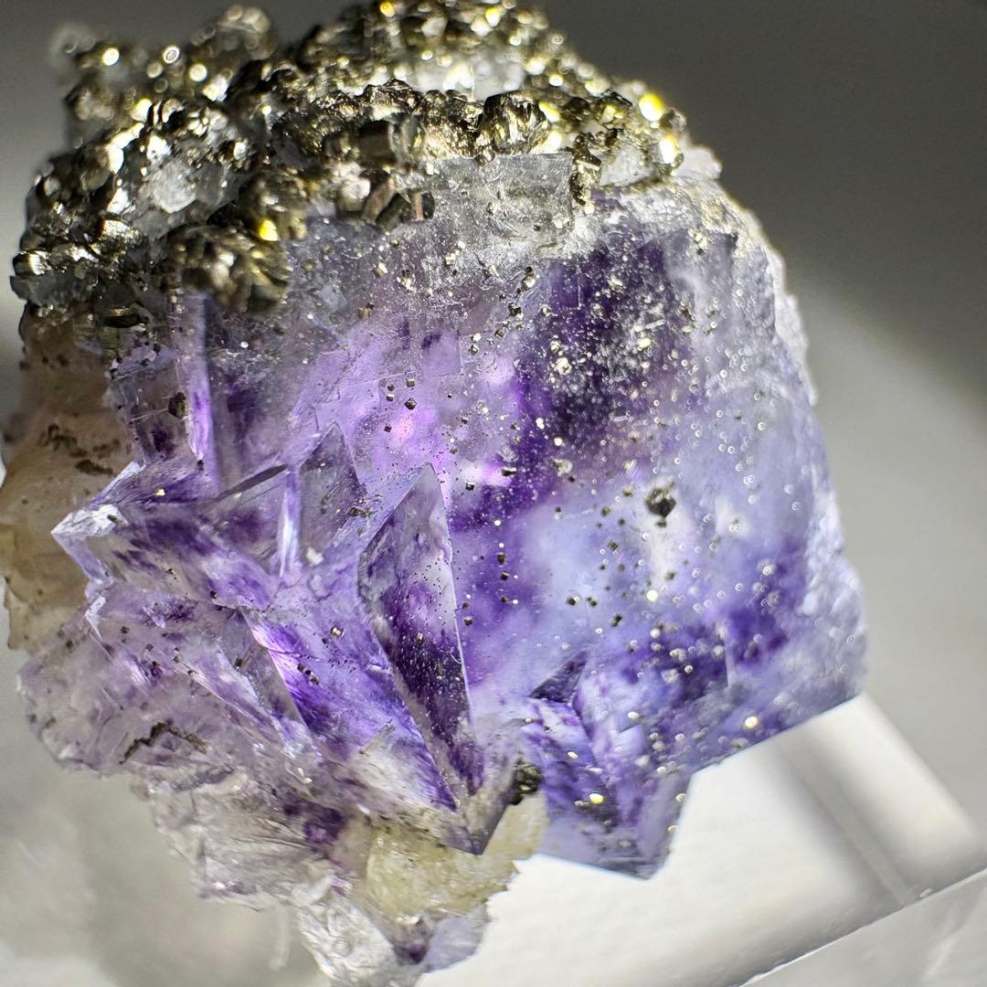 476 中国　ヤオガンシャン産　フローライト&パイライト