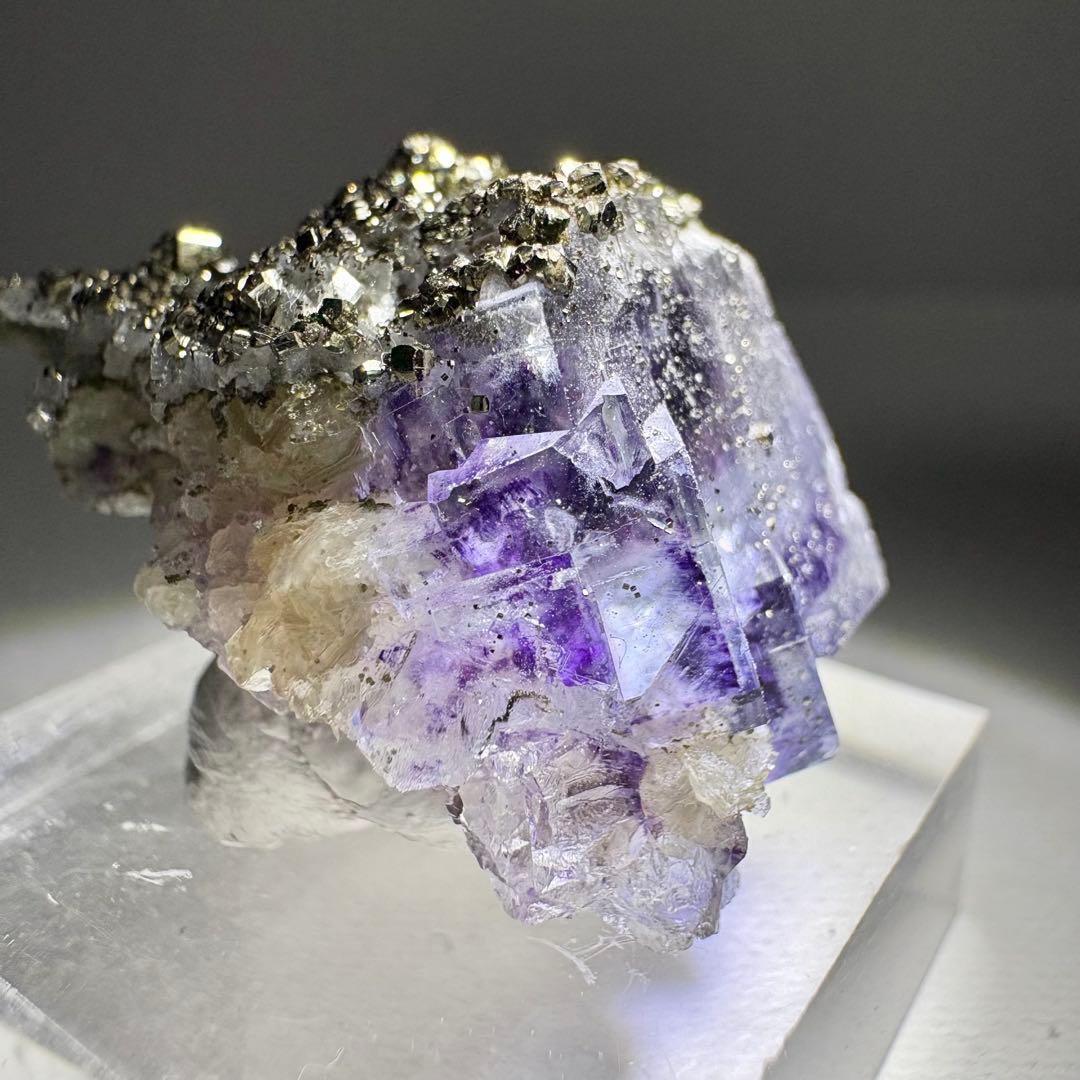 476 中国　ヤオガンシャン産　フローライト&パイライト