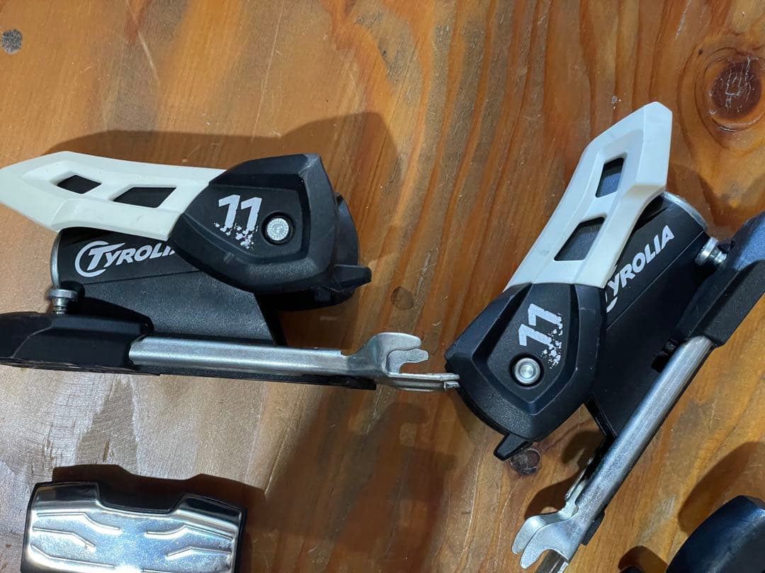 TYROLIA チロリア アタック11 取付ジグ付き