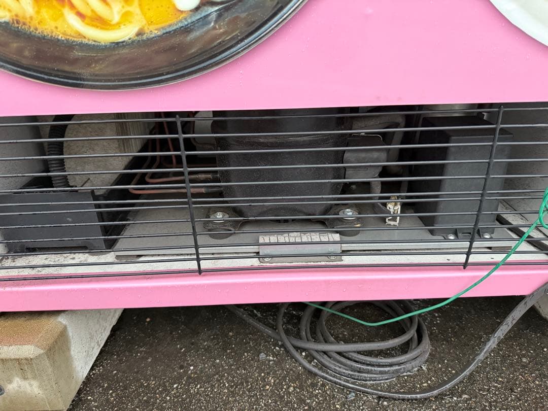 【O-1832】サンデン ど冷えもん FIV-JIA2110NB 冷凍自動販売機