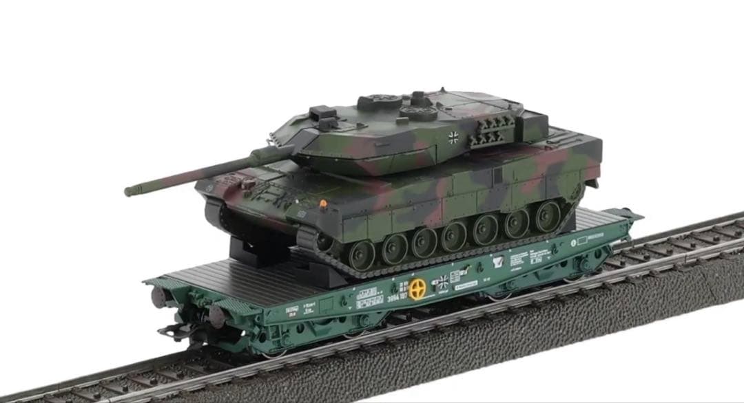 わんだほい　新品　メルクリン　ドイツ軍　レオパルド　2A6 戦車　運搬車