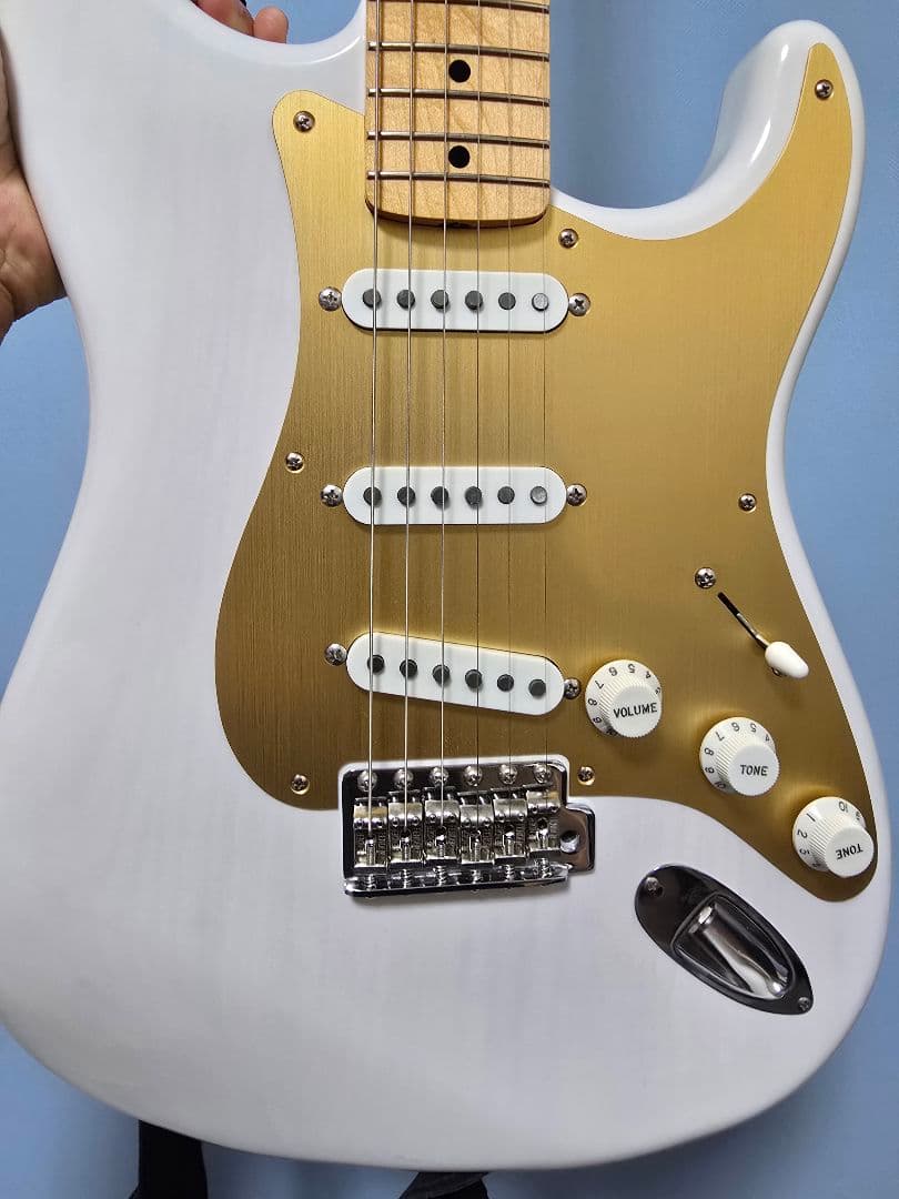 Fenderストラトキャスターmade in japan　Heritage50s