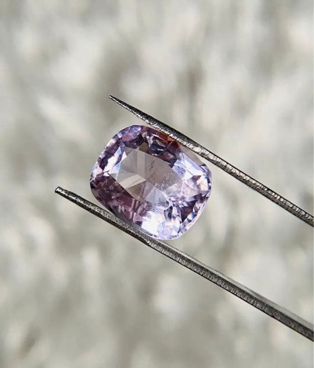 クンツァイト　ルースストーン　宝石　パキスタン産