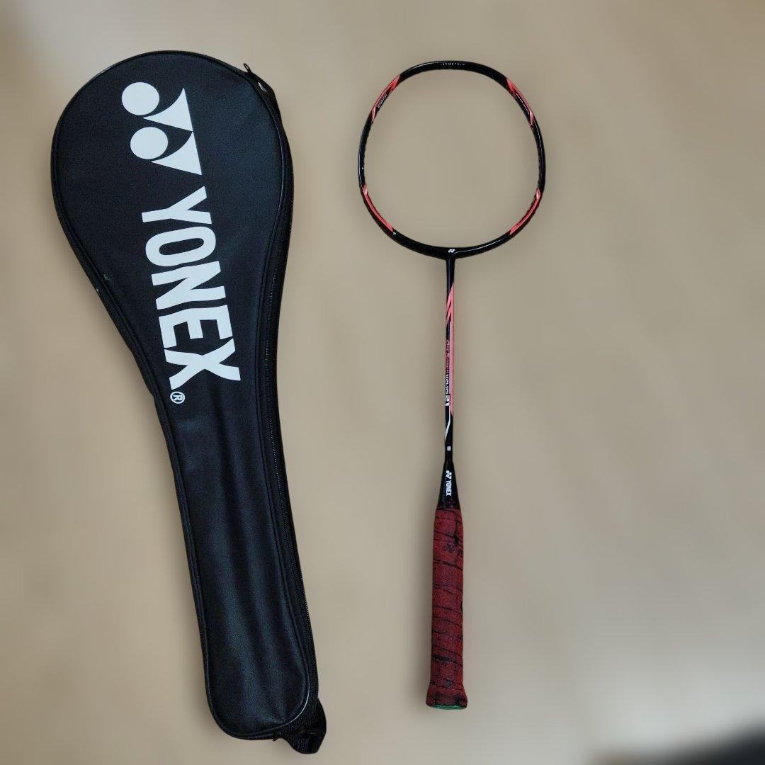 バドミントンラケット YONEX