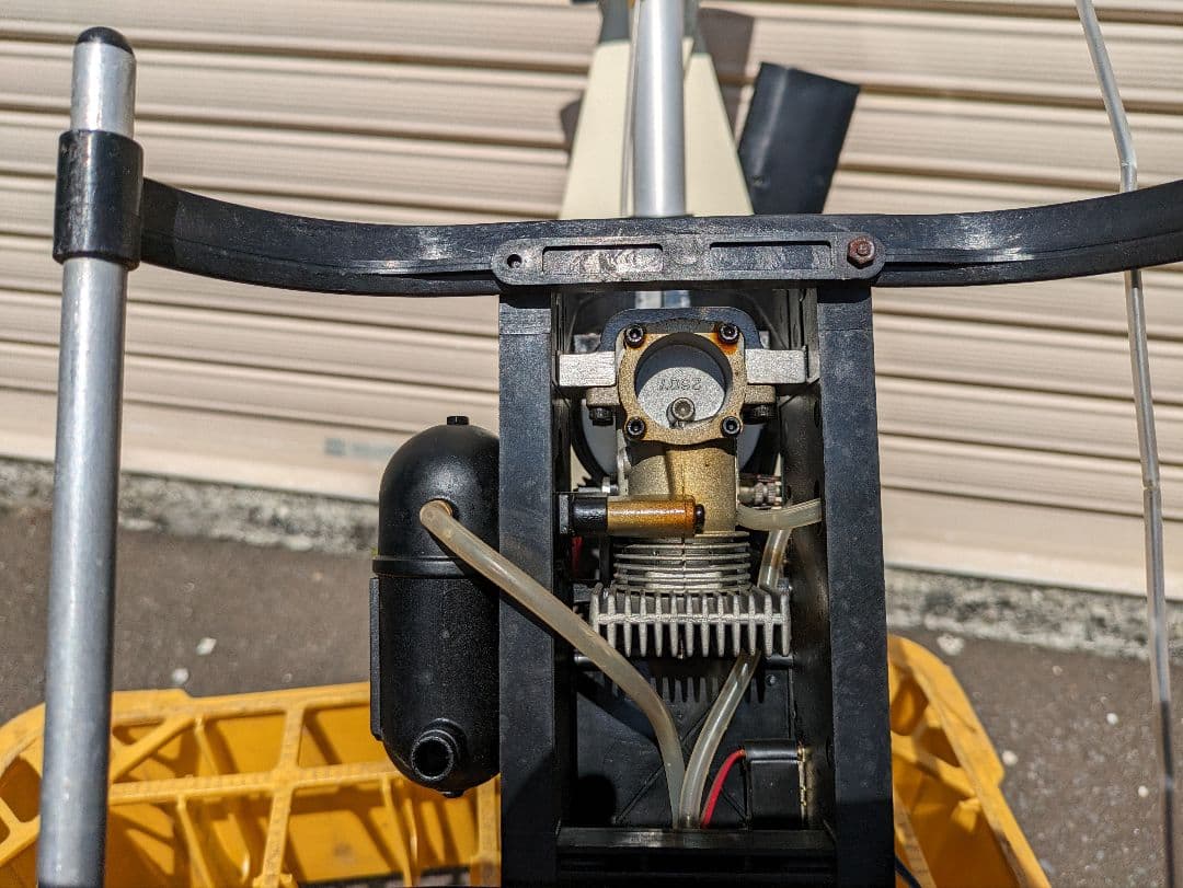 ヒロボー　シャトル　半完成品　ヘリコプター