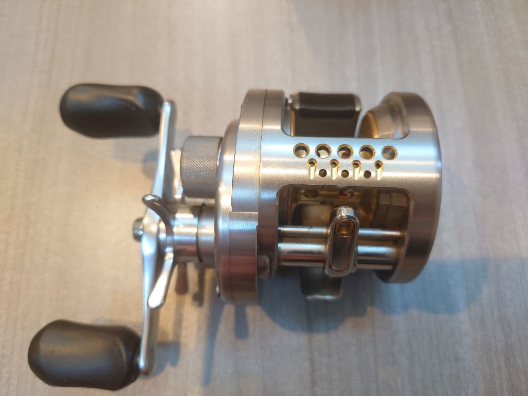 リール SHIMANO CALCUTTA CONQUEST 200DC