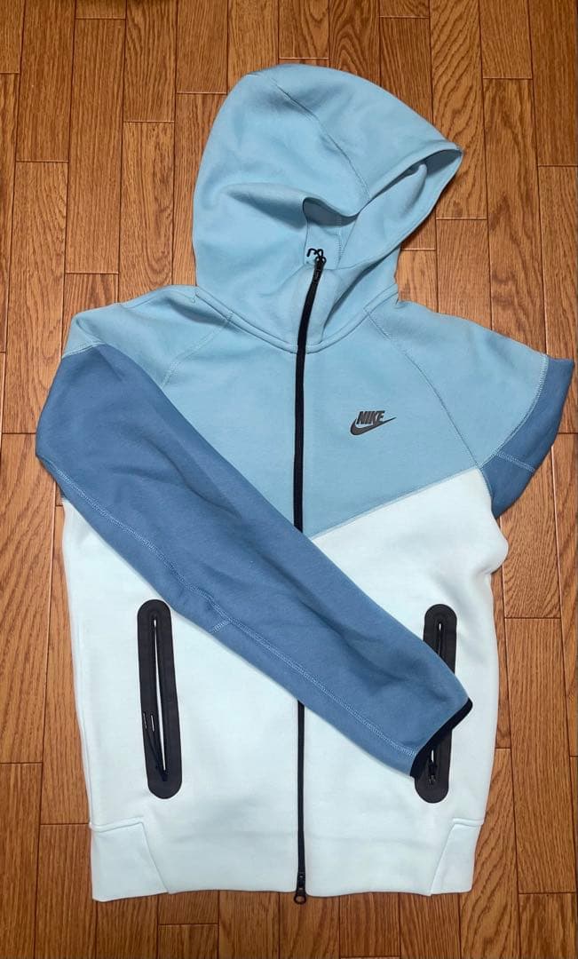 nike テックフリース