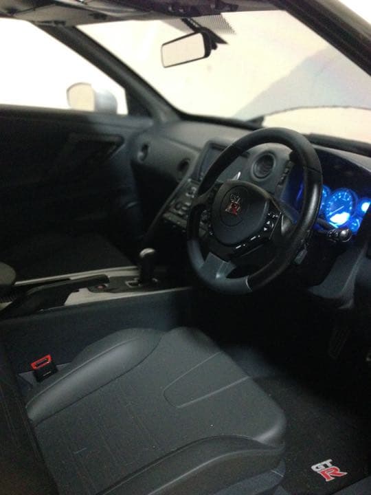 イーグルモス R35 GT-R 1/8スケール 完成品