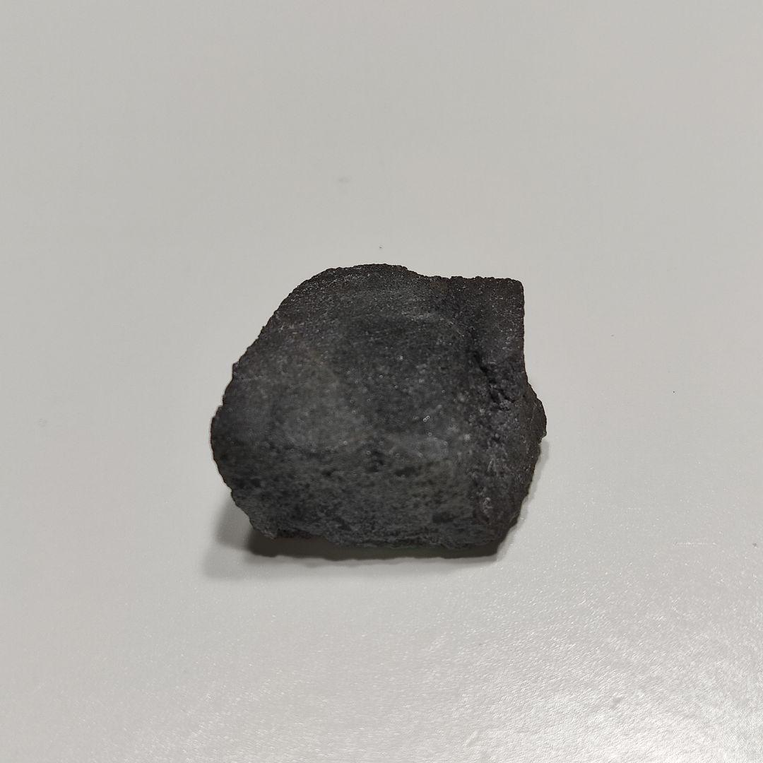 パワーストーン　天然石　ウバロバイト（灰クロムざくろ石）13g　No.822