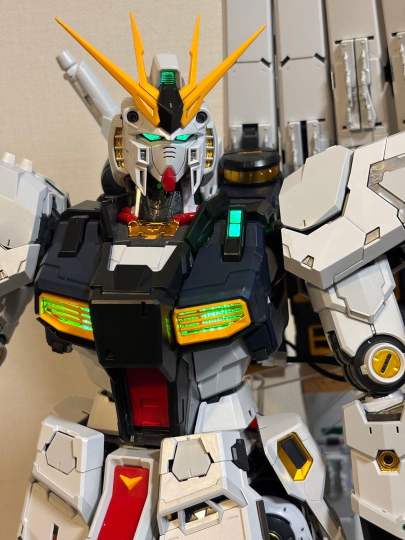 【ガンプラ完成品】 PGU νガンダム LEDユニット点灯確認済 取説有り