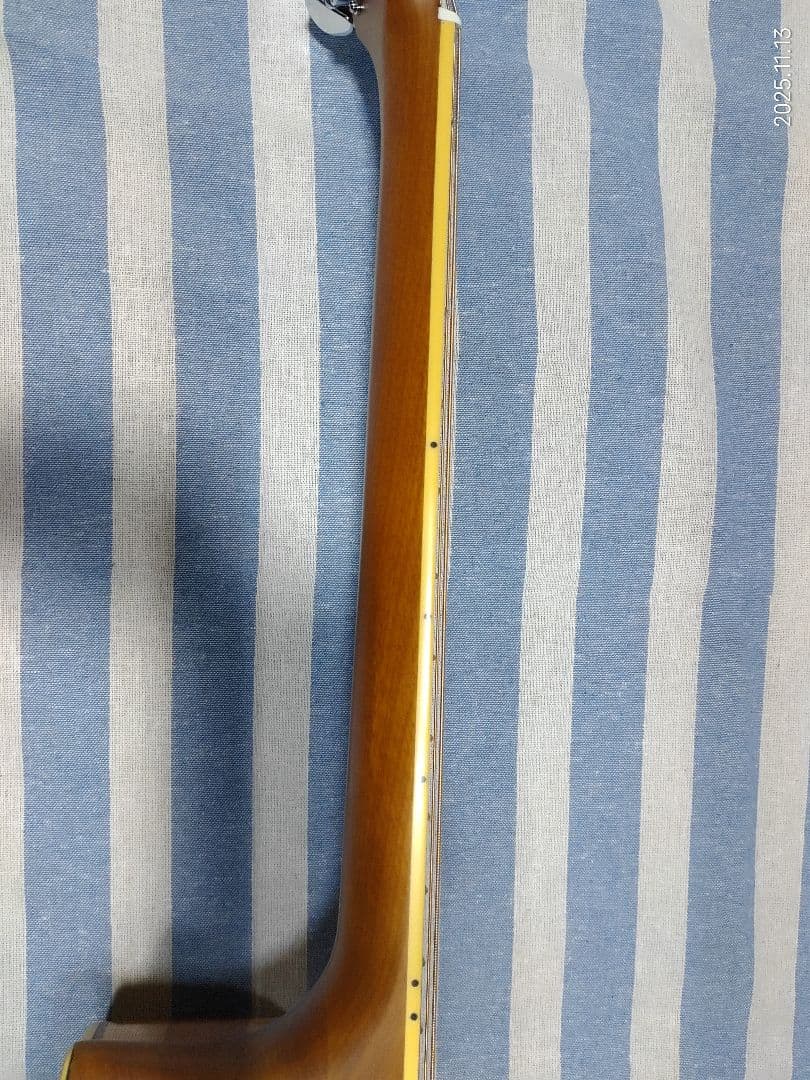 YAMAHAのフォークタイプのアコースティックギターFS720TBS美品です。