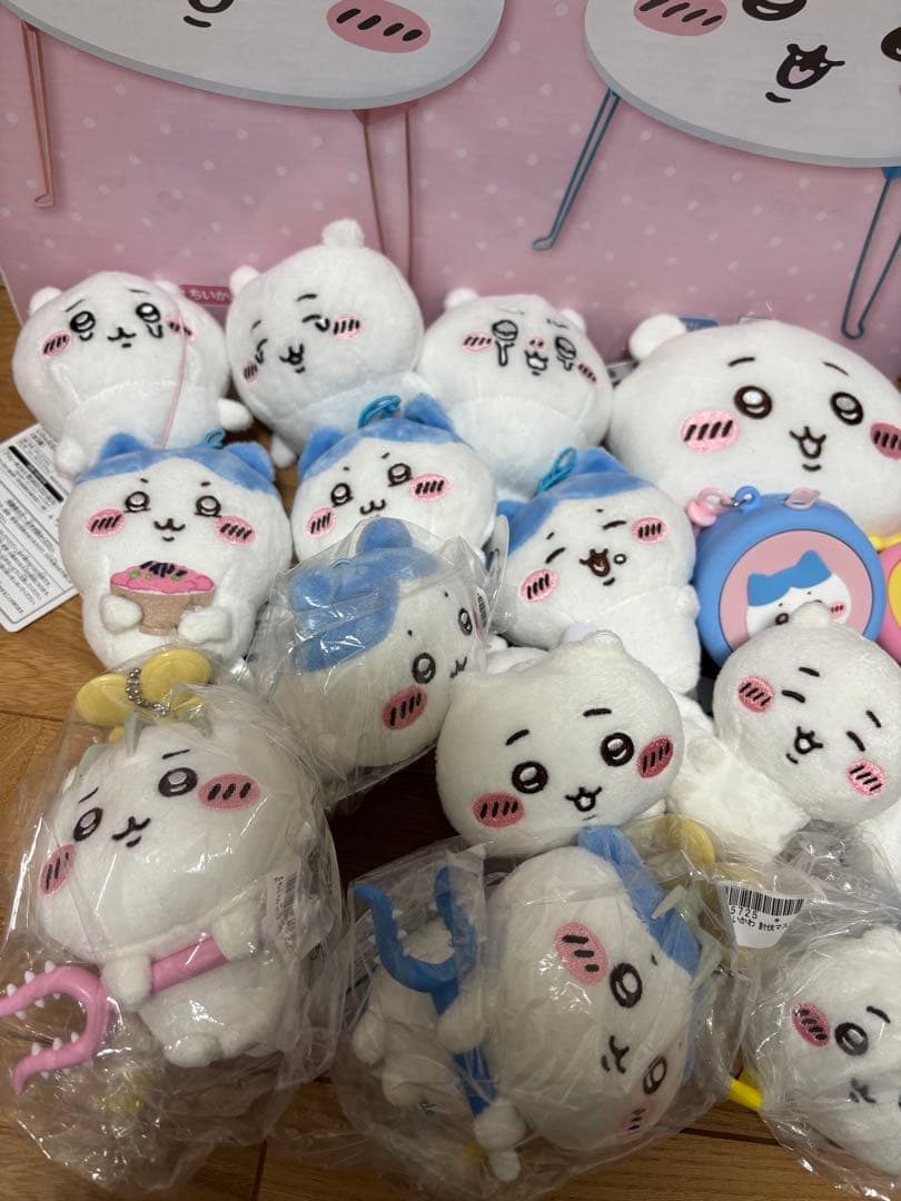 ちいかわ　ハチワレ　まとめ売り　プライズ　マスコット　ぬいぐるみ　テーブル