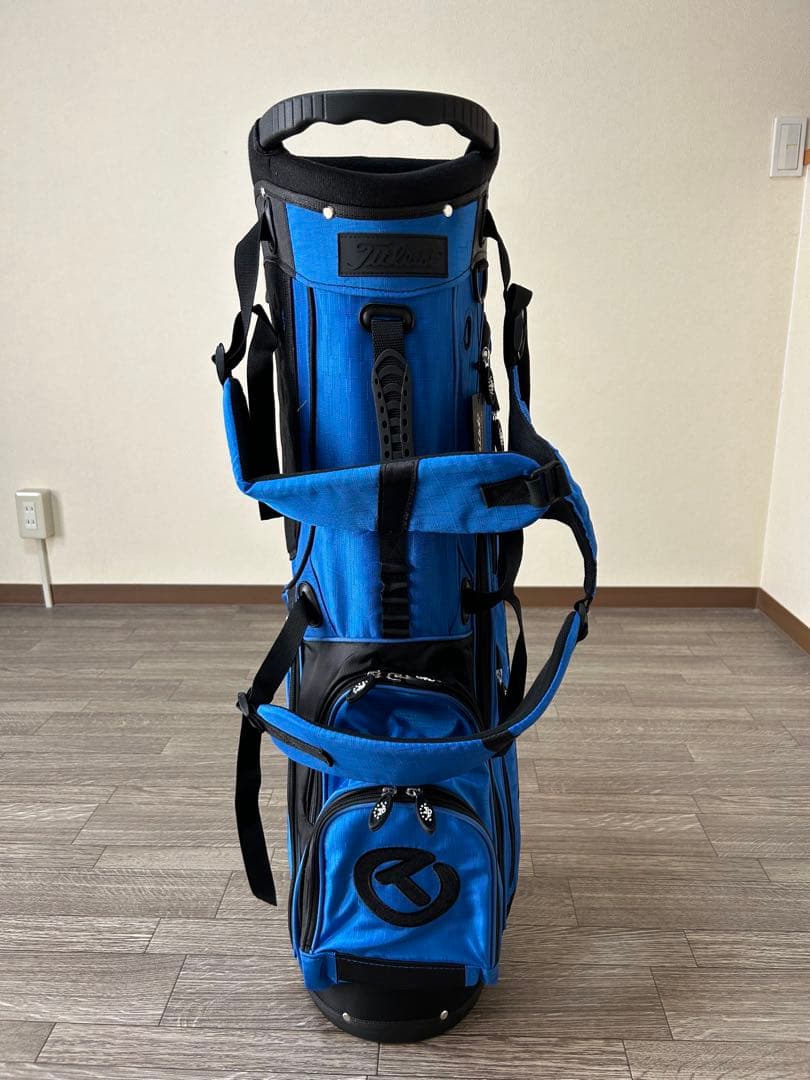 鮮やかなブルーがゴルフ場にはえます！スタンド式キャディバック　軽量で機能性豊か！