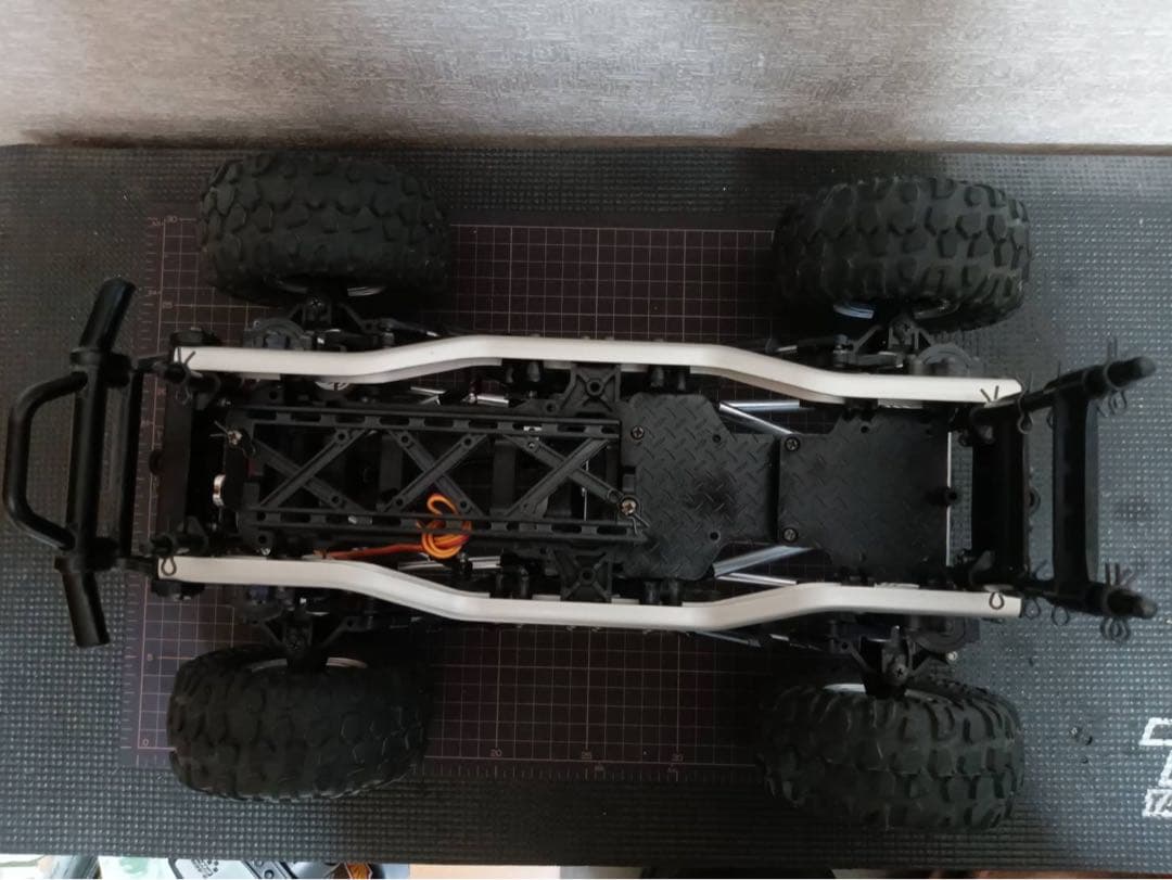 タミヤCR-01フォードブロンコ1973ボディ付き