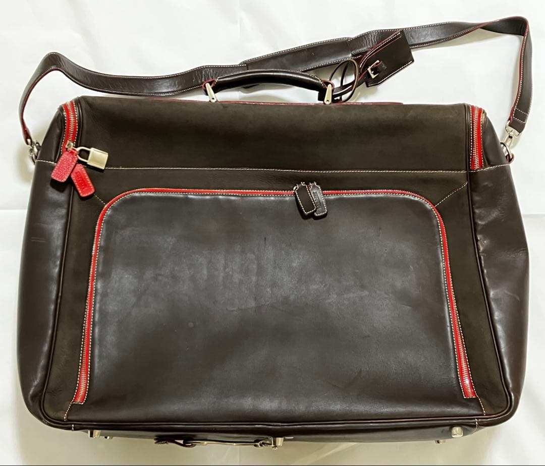 希少Ferrariフェラーリ本革レザートラベルバッグ　ガーメントバッグ2way