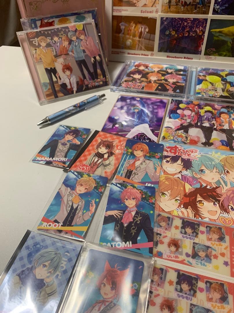 すとぷり大量❣️ぬい、バッジ・トランプ、カード、バスタオル等200点以上