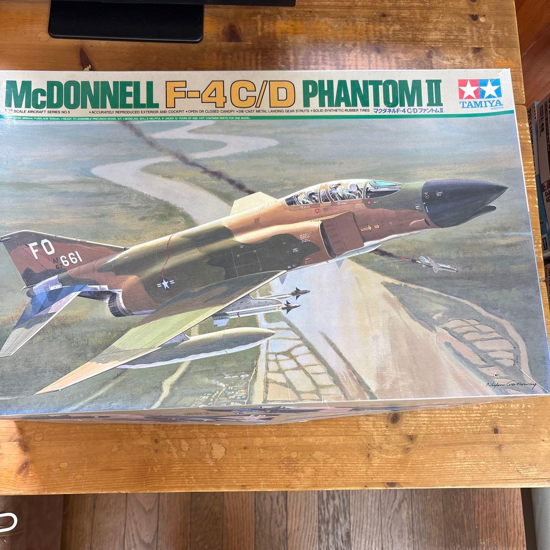 プラモデル飛行機1:32 SCALE マクダネルF-4 CID ファントムI
