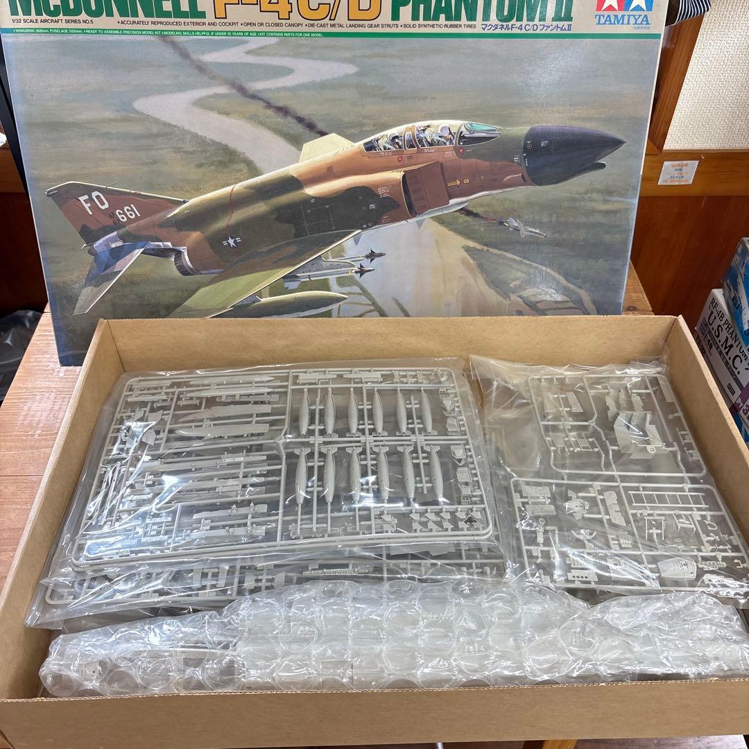 プラモデル飛行機1:32 SCALE マクダネルF-4 CID ファントムI