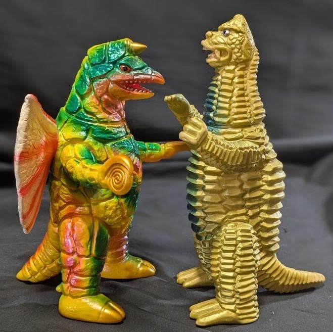 レッドキング＆ドラコ羽付（ブルマァク復刻）ソフビフィギュア２体セット