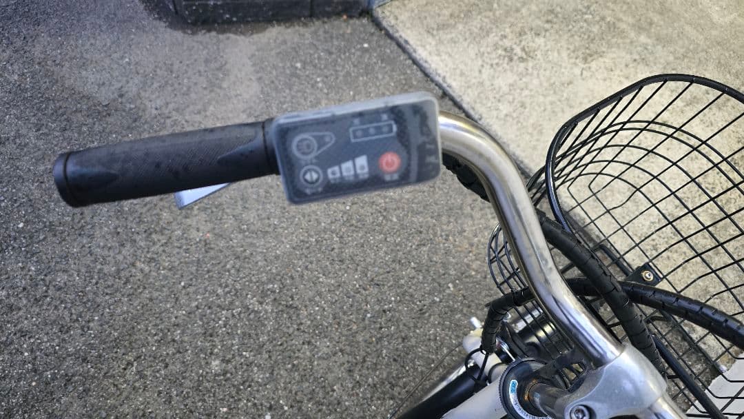 【直接引き取り限定】 電動アシスト自転車 後部チャイルドシート付き