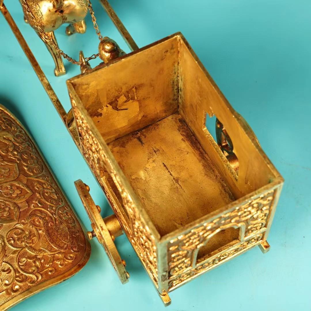 中国古美術・旧蔵鏨刻鎏金の馬車・純銅製・高浮彫り・置物・文房具・風水開運・純手作