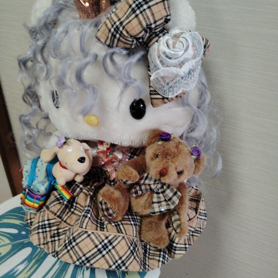 hello Kitty Sanrio 手作りプラッシュドール 王冠付き