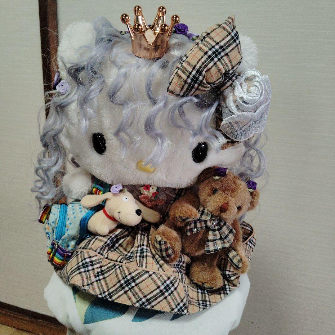 hello Kitty Sanrio 手作りプラッシュドール 王冠付き