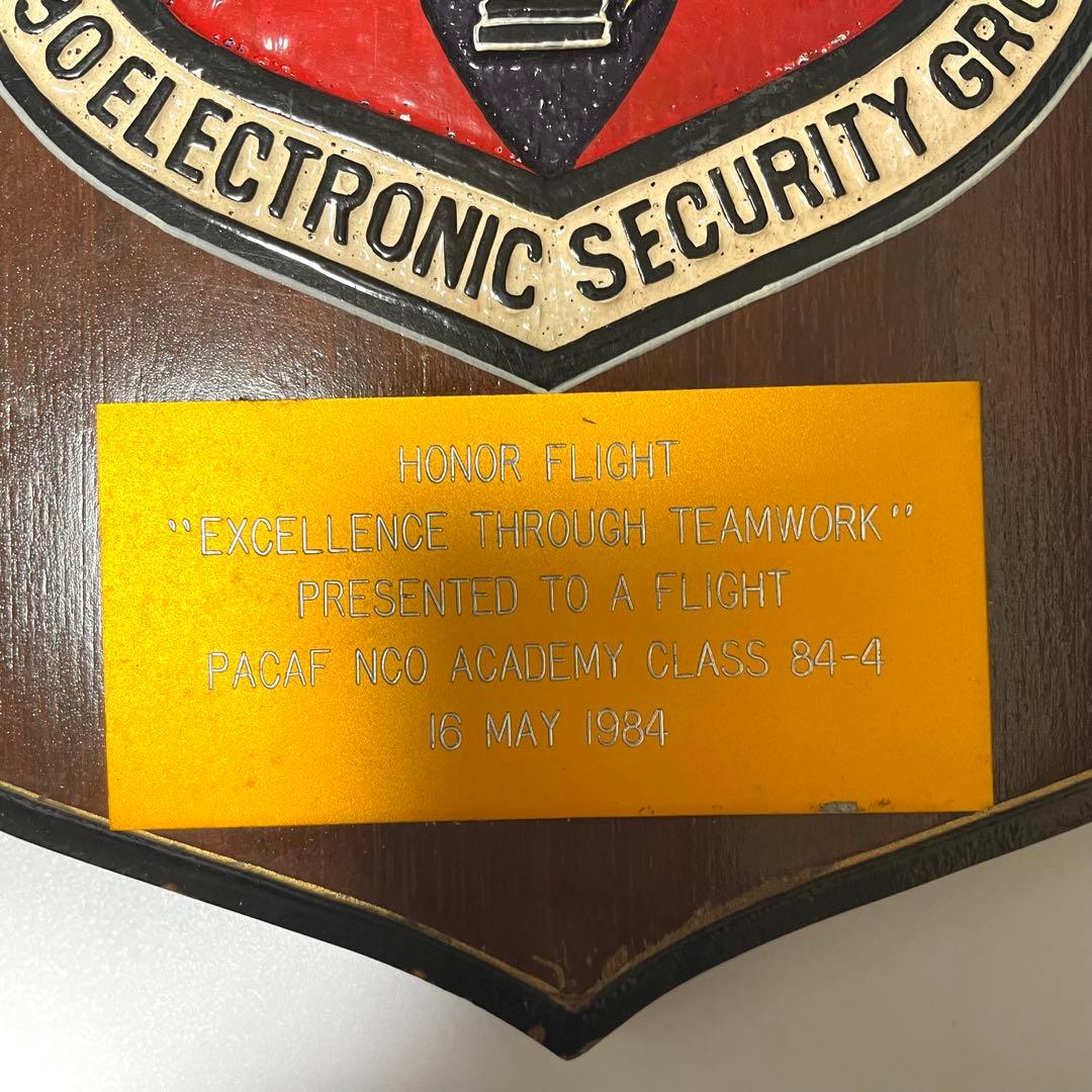 【希少】1984年 米空軍 第6990電子保安群　記念盾 プラーク