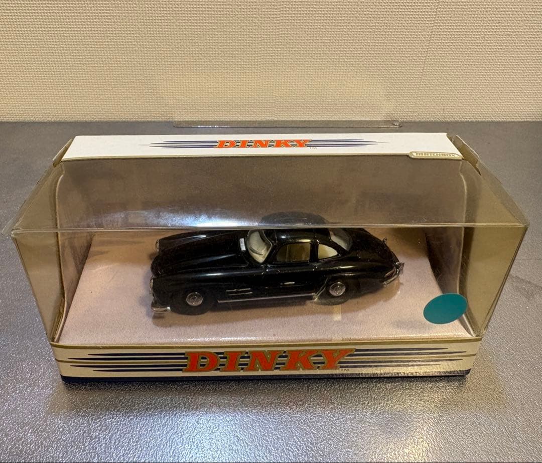 Dinky クラシックスポーツカーコレクション 6台 専用ディスプレイ台セット