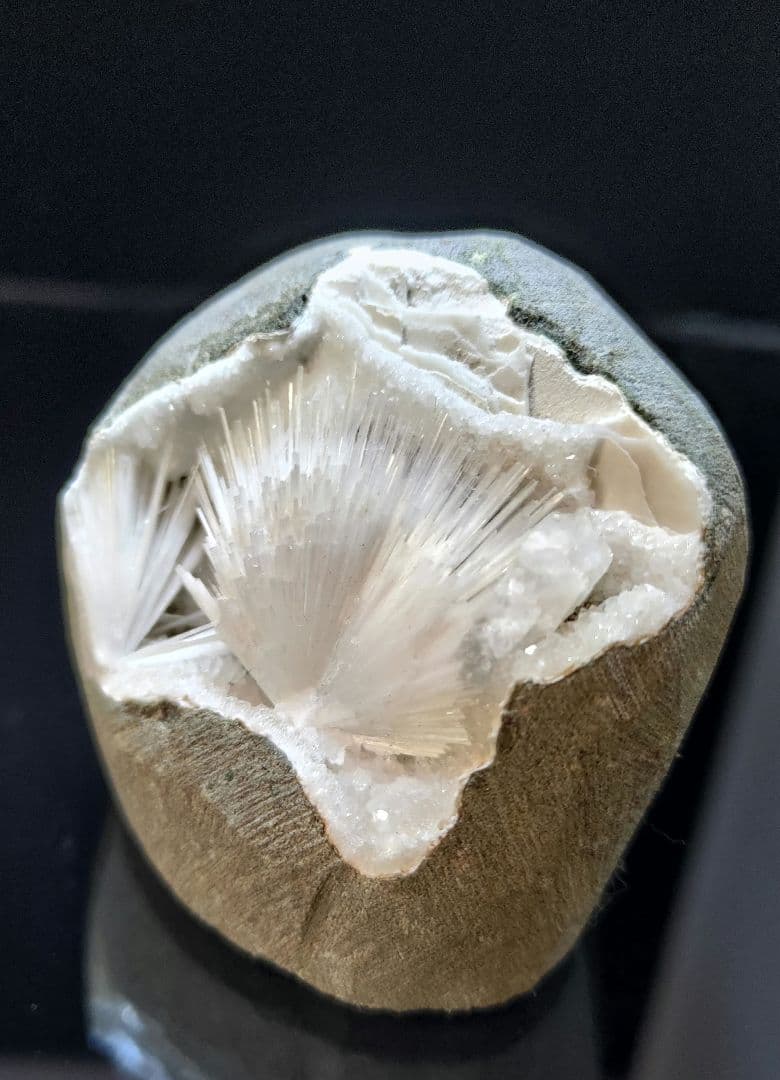 スコレサイト インド産 鉱石 鉱物 ミネラル 標本 原石 母岩付き