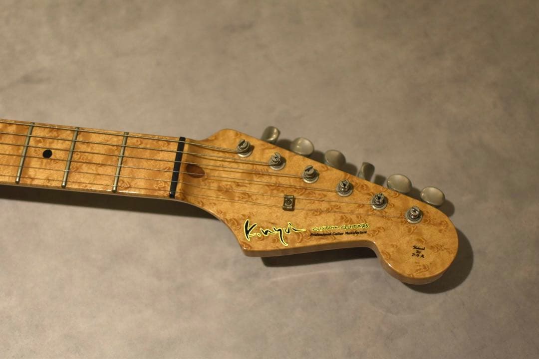 K.Nyuiエレキギター イエロー