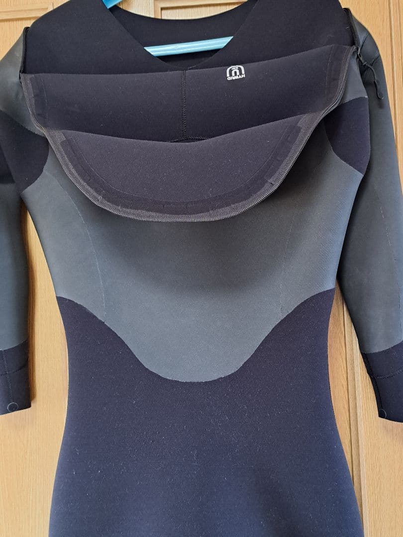 AXXE Classic HYBRID U-ZIP セミドライスーツ5/ 3mm