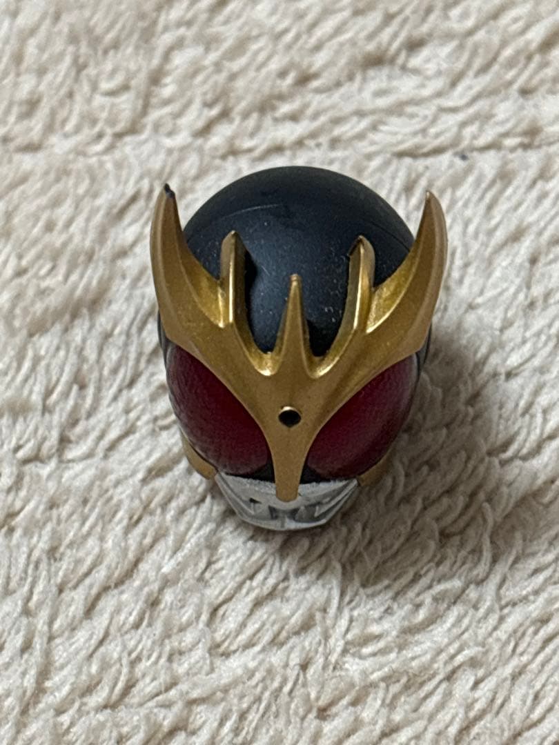 仮面ライダークウガ アルティメットフォーム　真骨彫　(赤い目の頭部に欠け有り)