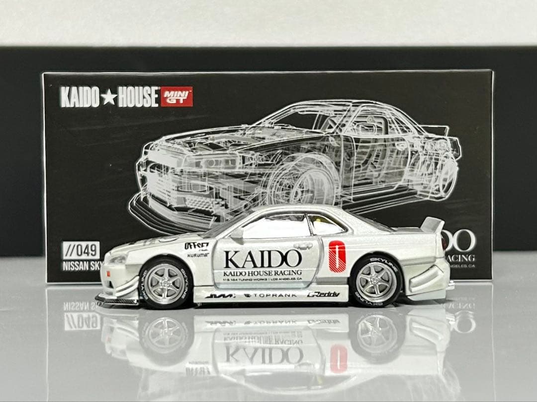 ぎゅな 1/64街道ハウス510ワゴン2台&スカイラインGT-R R34