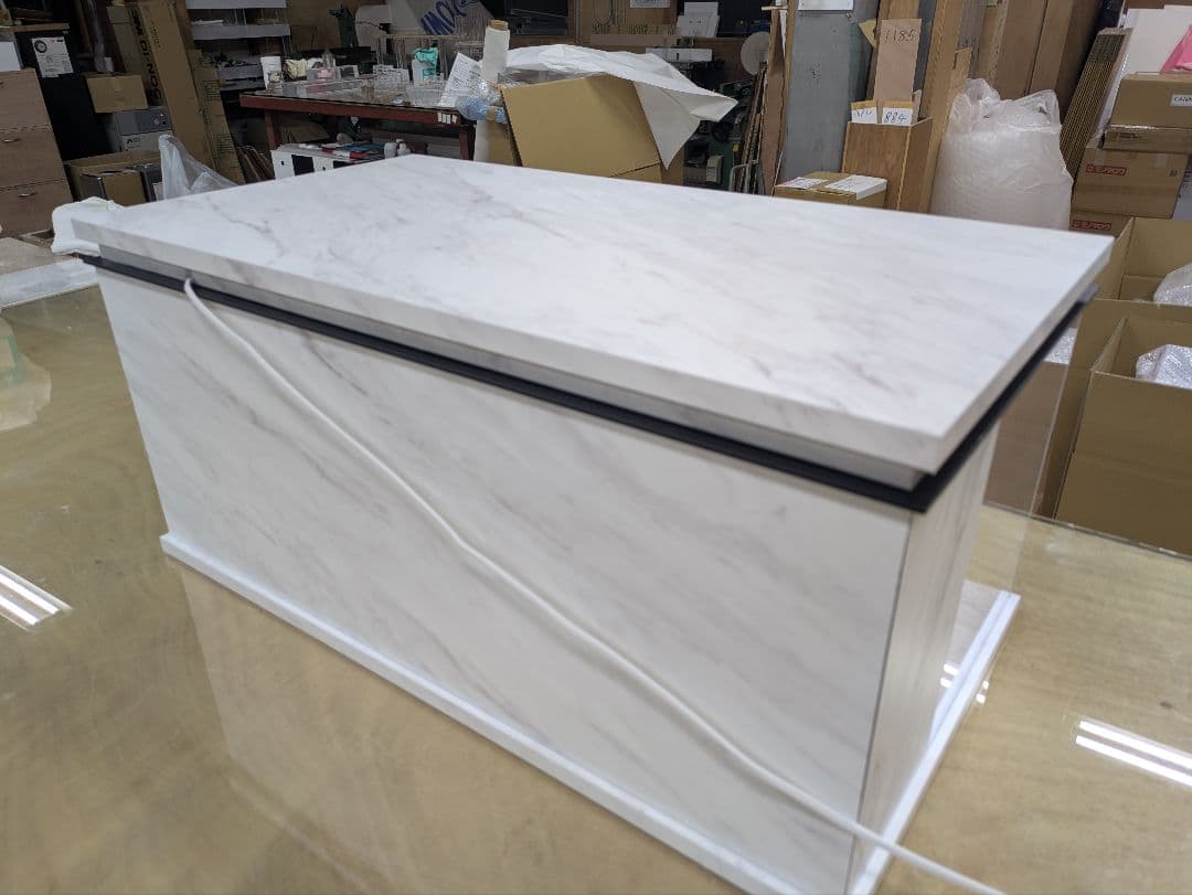 アクリルショーケース　白大理石仕様